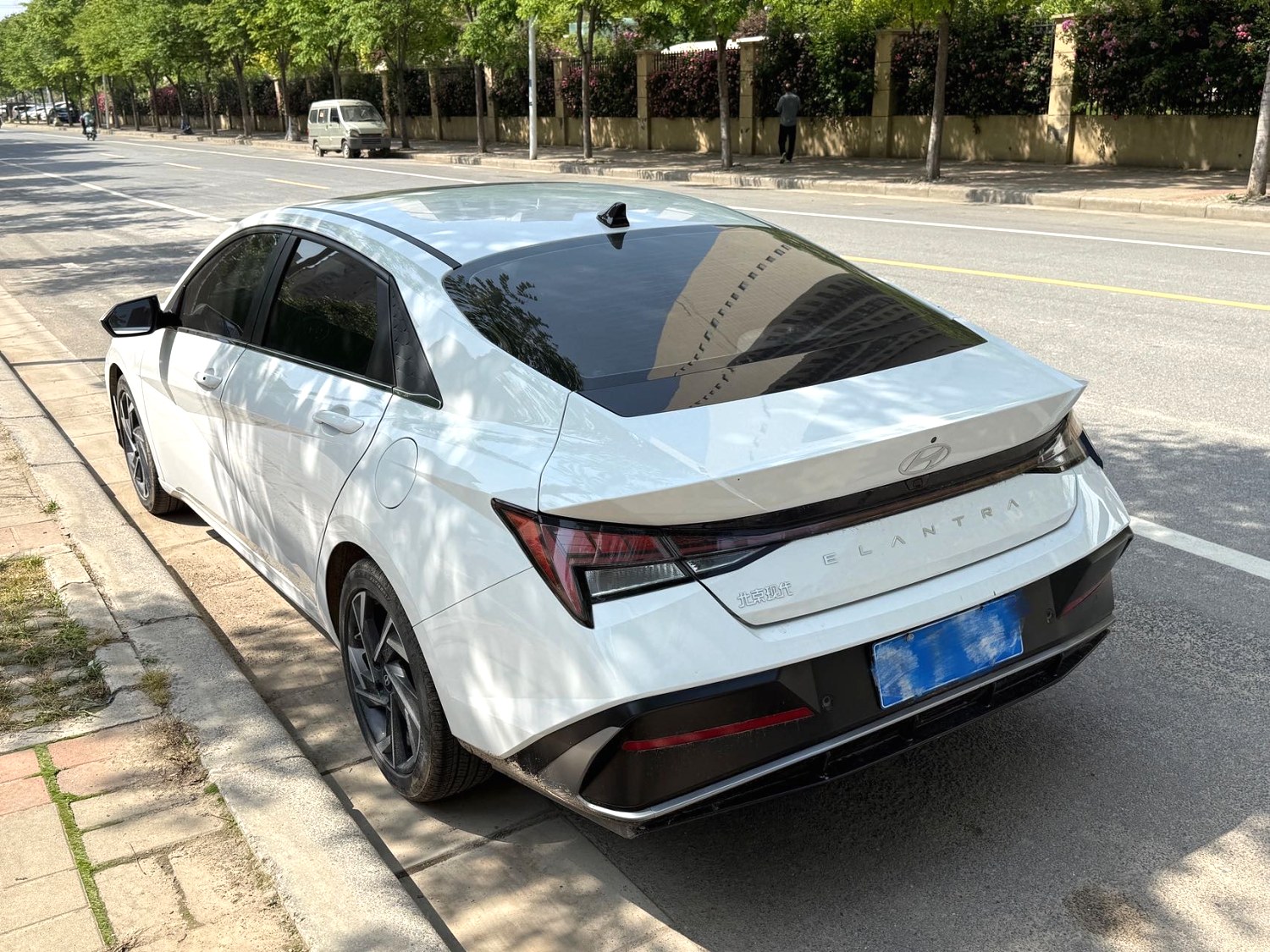 Hyundai Elantra Sedan, 2023, 1.5L CVT LUX Premium, Automatic - 图片 5