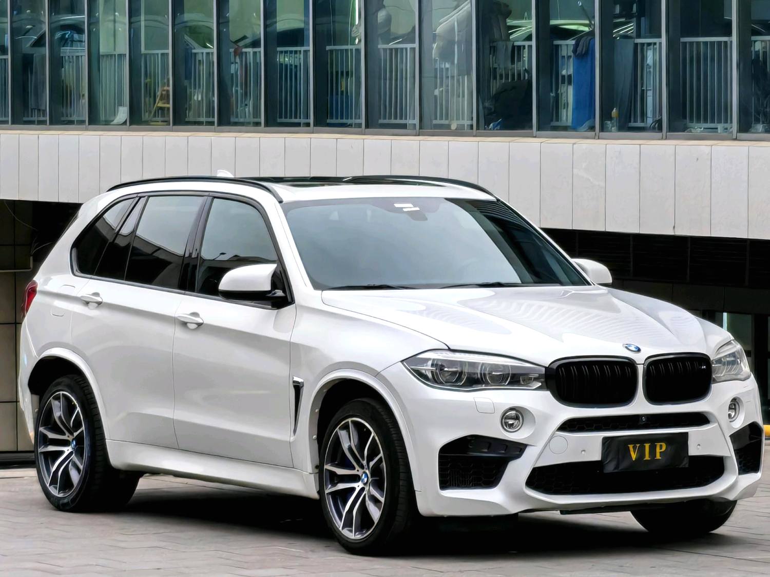 2015 BMW X5 M  4.4T
