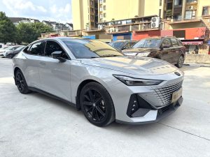 Changan UNI-V 2022 1.5T Premium Version, Automatic