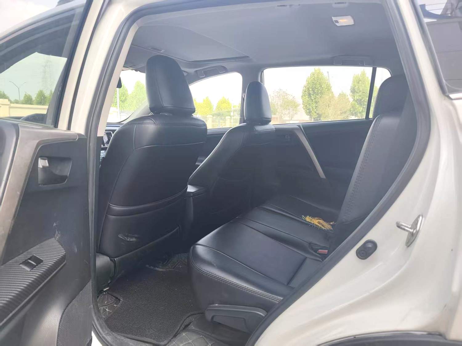 Toyota RAV4 2015 2.0 CVT 2WD Fashion Version, Automatic - 图片 4