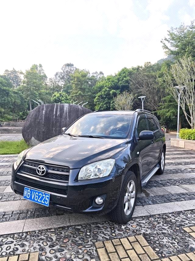 Toyota 2010 RAV4 2.0L Luxury Upgraded Version Automatic